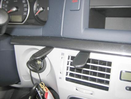 Hyundai Sonata 05-08, wyśrodkowany