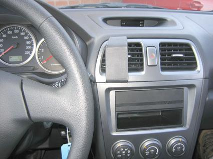 Subaru Impreza 05-07, wyśrodkowany