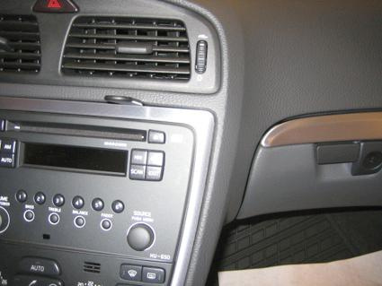 Volvo V70 05-08, pod kątem wysoki, panel drewniany
