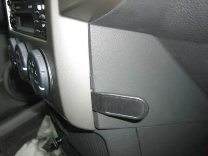 Nissan X-Trail 04-07, pod kątem, niski