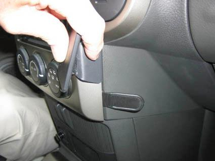 Nissan X-Trail 04-07, pod kątem, niski