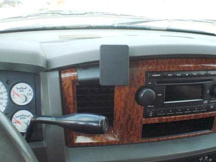 Dodge Ram Pick Up 06-08, Wyśrodkowany