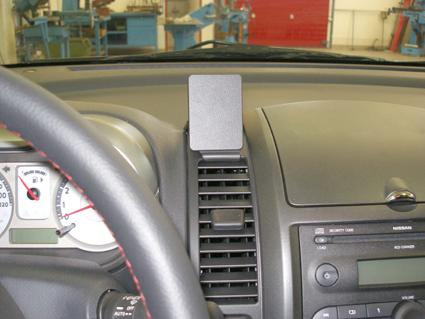 Nissan Note 06-12, Wyśrodkowany