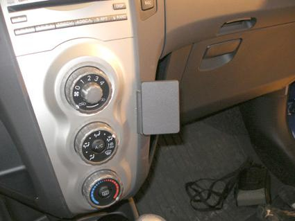 Toyota Yaris 06-11, Kątowy