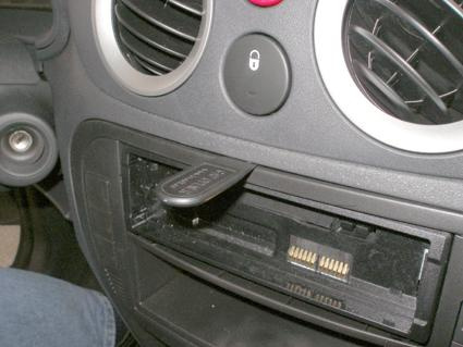 Citroen C2/C3 06-09, Wyśrodkowany