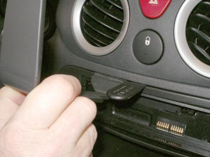 Citroen C2/C3 06-09, Wyśrodkowany
