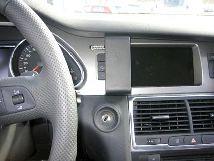 Audi Q7 06-14, Wyśrodkowany