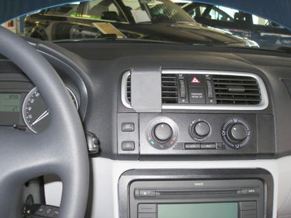 Skoda Fabia 08-14, Wyśrodkowany
