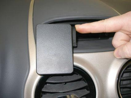Opel Corsa 07-14, Wyśrodkowany
