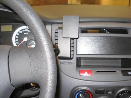 Kia Rio 06-11, Wyśrodkowany