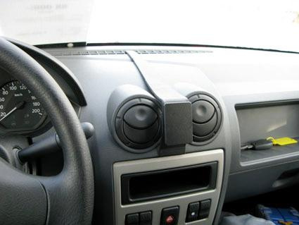 Dacia Logan 07-08, Na środku