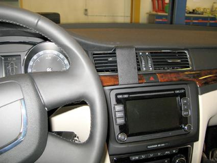 Skoda Superb 09-05, Na środku