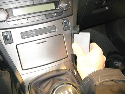 Toyota Avensis 09-15, Pod kątem