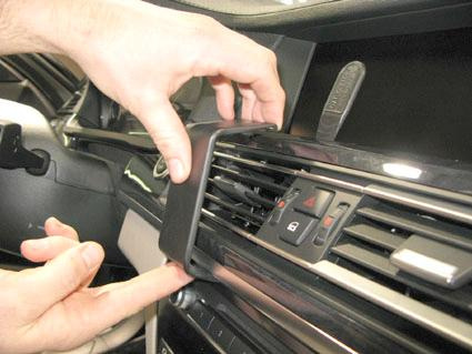 BMW 730-750 F01, F02 09-15, Na środku