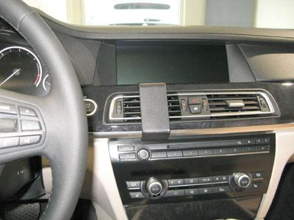 BMW 730-750 F01, F02 09-15, Na środku
