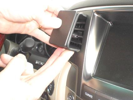 Lexus LX seria 08-15, wyśrodkowany