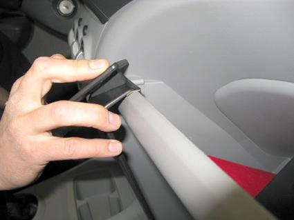 Nissan Pixo 09-15, pod kątem