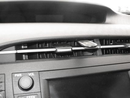 Toyota Prius 10-15, wyśrodkowany