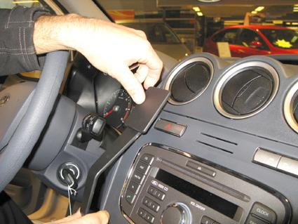 Ford Transit Connect/Tourneo Connect 10-13, wyśrodkowany