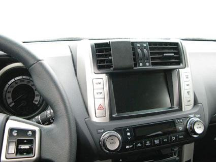 Toyota LandCruiser 10-15, Na środku