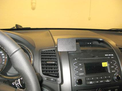 Kia Sorento 10-12, Na środku