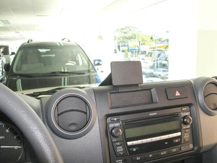Toyota LandCruiser 70 08-15, Na środku