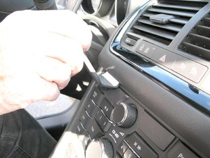 Opel Meriva 11-15, Na środku