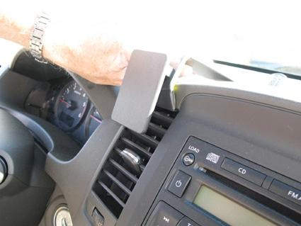 Nissan Navara 11-15, Na środku