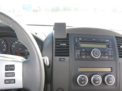 Nissan Navara 11-15, Na środku