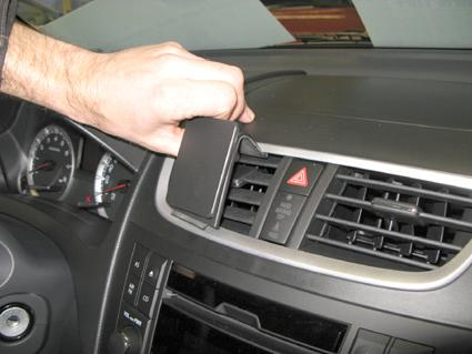 Suzuki Swift 11-15, wyśrodkowany