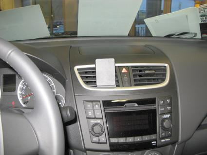 Suzuki Swift 11-15, wyśrodkowany