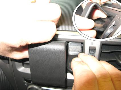 Subaru Trezia 11-14, wyśrodkowany