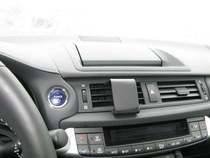 Lexus CT seria 11-15, wyśrodkowany