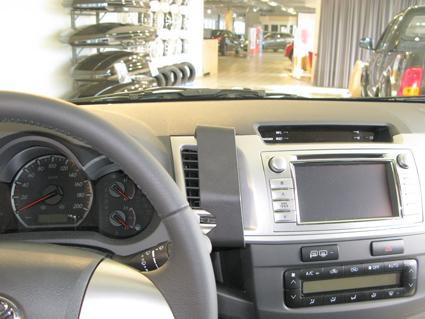 Toyota HiLux 12-15, Wyśrodkowany
