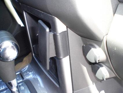 Nissan Pathfinder 10-12, Pod kątem, modele Base i S