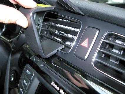 Kia Ceed 12-15, Wyśrodkowany