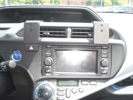 ProClip Uchwyt montażowy Toyota Prius c 12-15, Wyśrodkowany