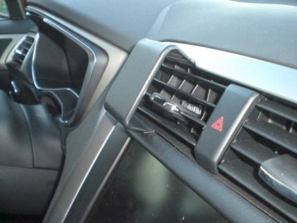 Ford Mondeo 15-, wyśrodkowany