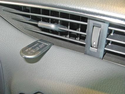 Toyota Yaris 15-, Wyśrodkowany