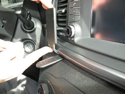 Kia Sorento 15-15, Wyśrodkowany