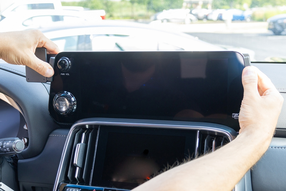 Brodit ProClip, Lexus LX Seria 22-