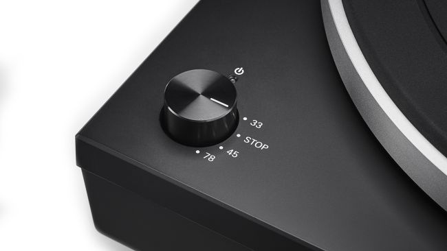Audio Technica AT-LP5X z zamontowaną fabrycznie wkładką AT-VM95E