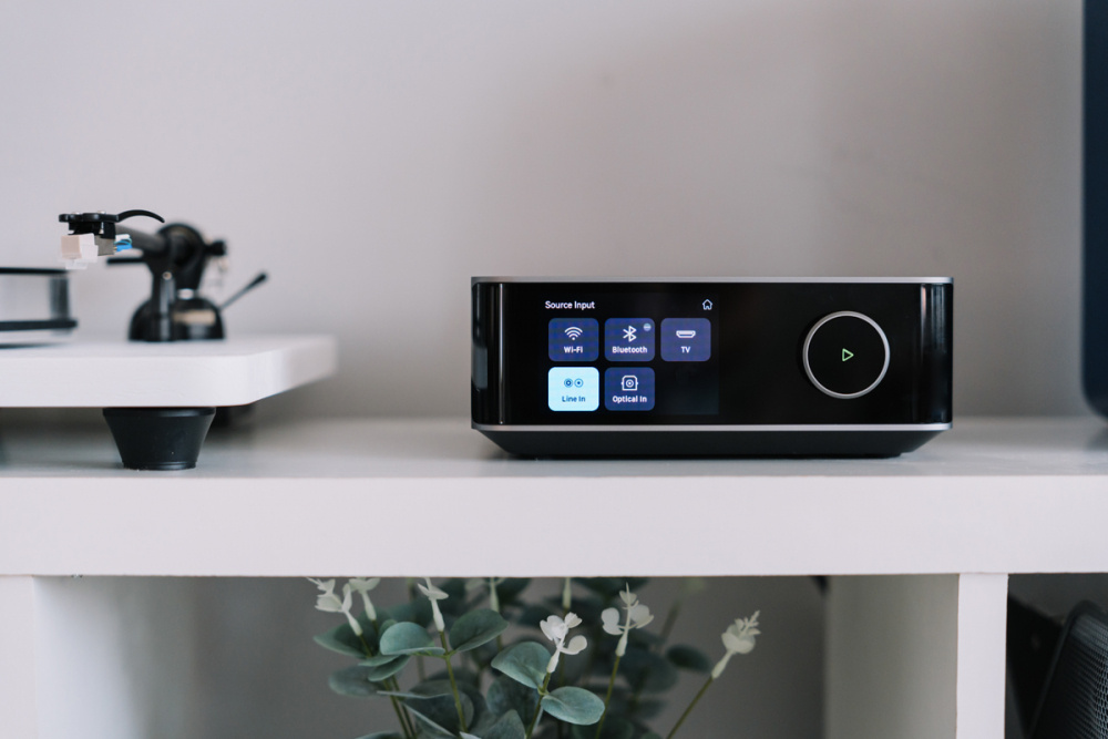 Wiim Amp Ultra wzmacniacz strumieniowy z HDMI ARC i Chromecast, ciemnoszary