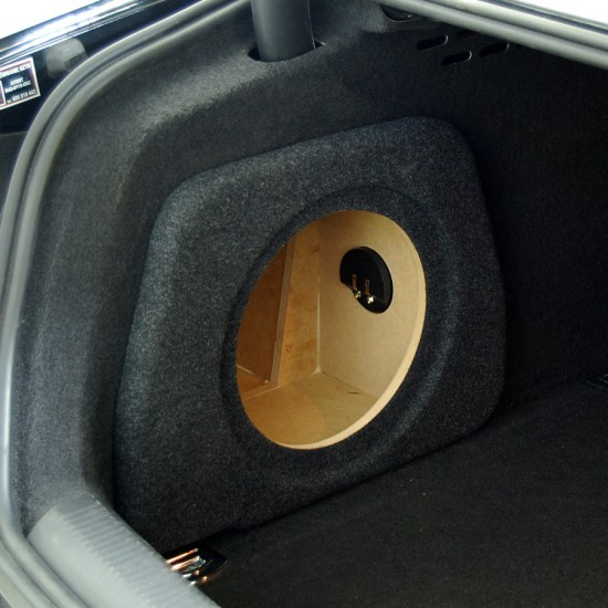Pusta obudowa subwoofera Audi A4 Sedan 08>