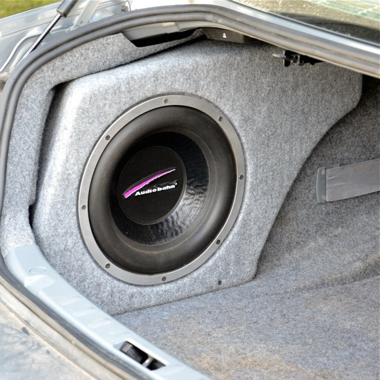 Pusta obudowa subwoofera BMW 3-serie E92 Coupe