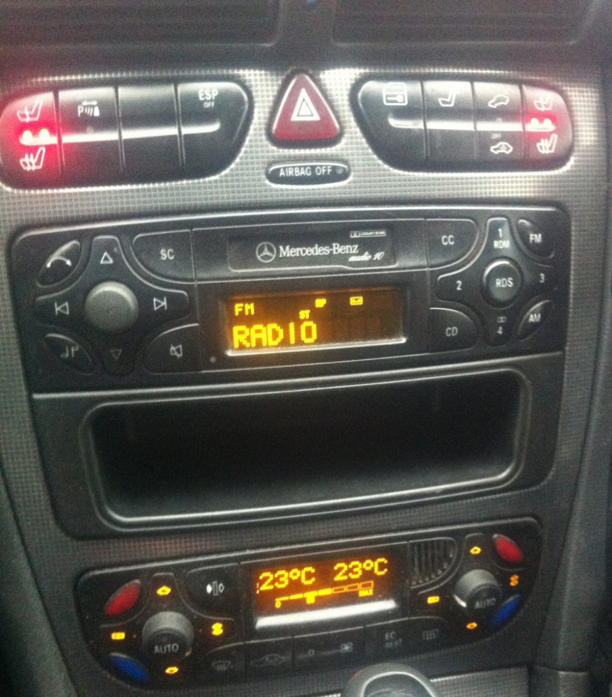 Ramka stereo 1-DIN C-klass, Vito, Vivano -2006
