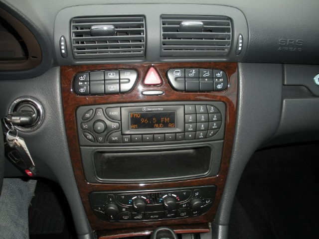 Ramka stereo 1-DIN C-klass, Vito, Vivano -2006