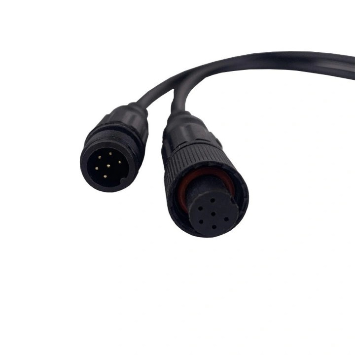 Connects2 CAM-RCA8, adapter Camos 6-pin na RCA