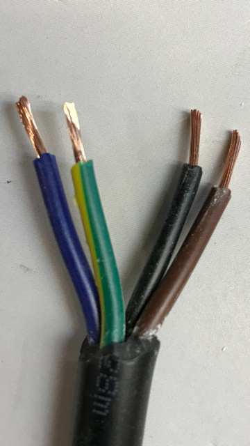 Kabel zasilający do lamp LED 4x1 mm czarny
