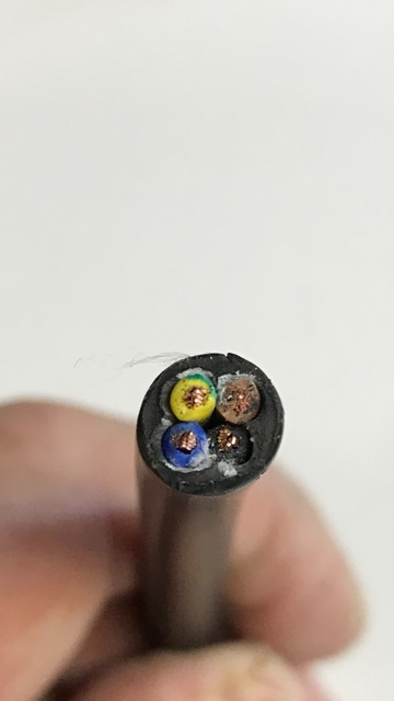 Kabel zasilający do lamp LED 4x1 mm czarny